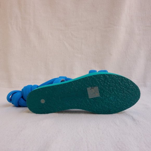 Node by Issey Miyake x United Nude - Picture 3 of 5